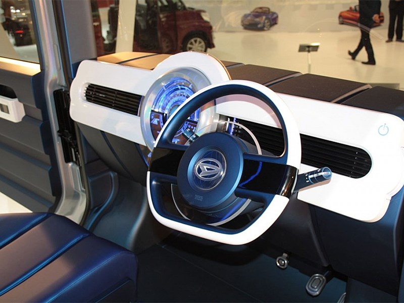 Daihatsu FC Deco Deck Concept 2013 водительское место