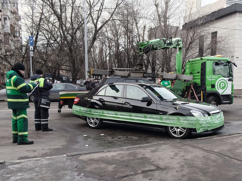 Власти Москвы решили не менять тарифы на перемещение и хранение задержанных машин