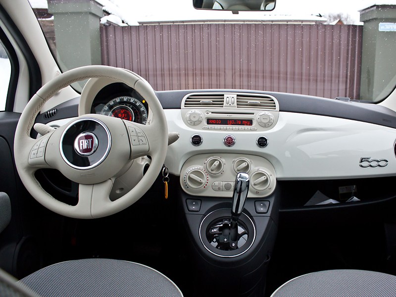 Fiat 500 2008 водительское место