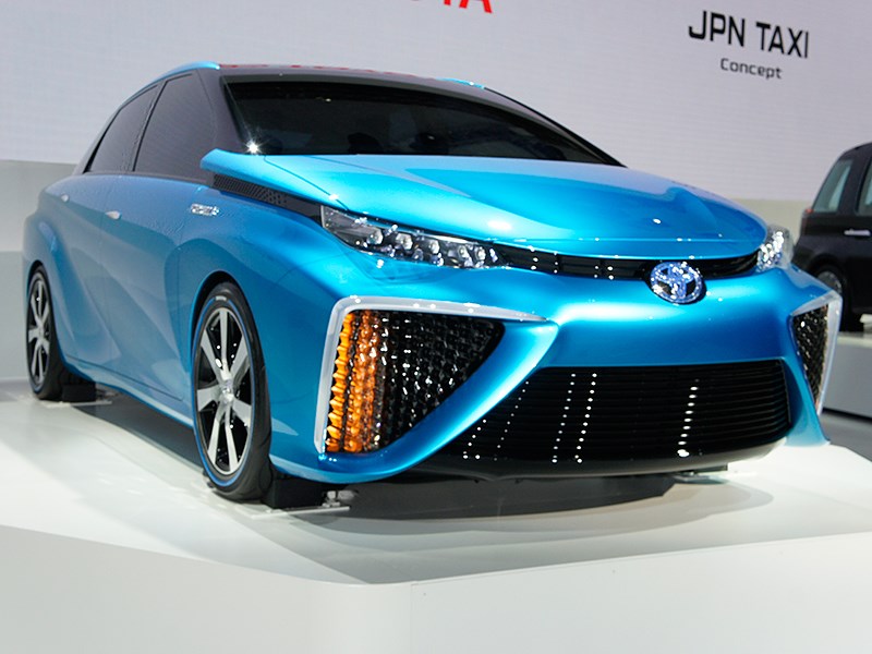 Toyota FCV concept 2013 вид спереди