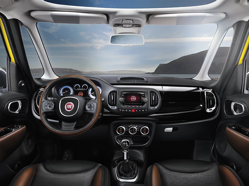 Fiat 500L Trekking 2014 салон