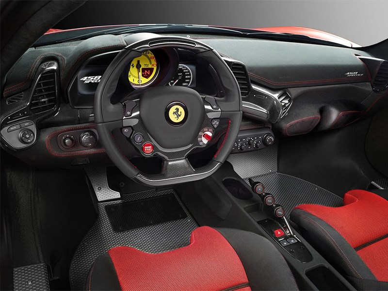 Ferrari 458 Speciale 2014 кокпит