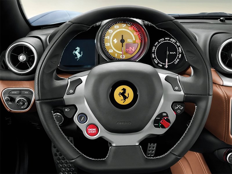 Ferrari California 2014 водительское место фото 2