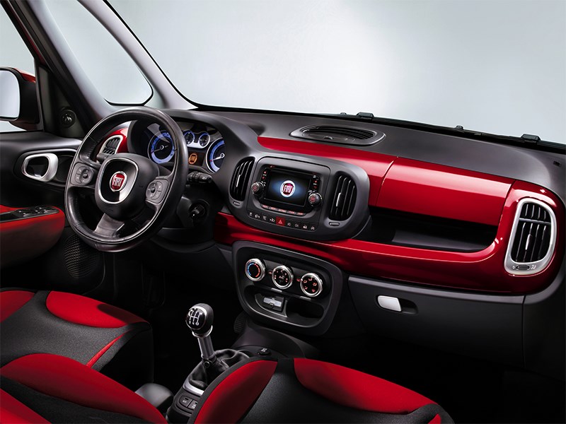 Fiat 500L Pro 2014 интерьер