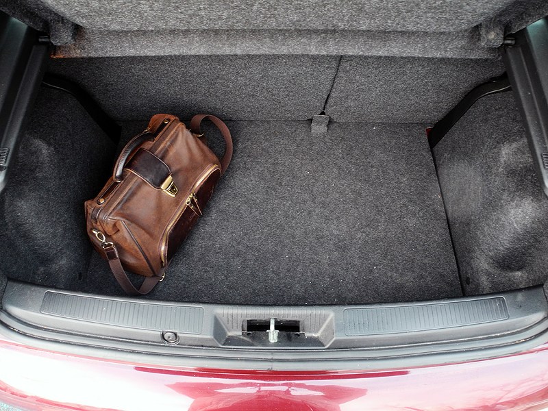 Fiat Punto 2012 багажное отделение