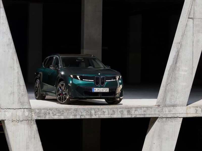 BMW представил 612-сильный iX3 M60 xDrive