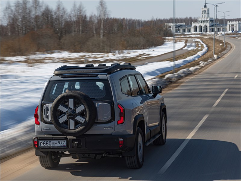 Deepal G318 (2026) вид сзади