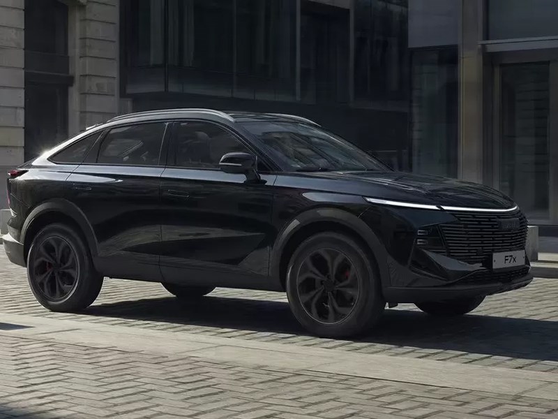Haval F7x стал мощнее и подорожал