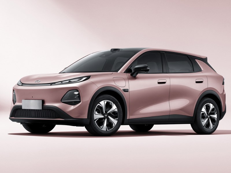 Линейка электрокаров и гибридов Nevo от Changan может появиться в России