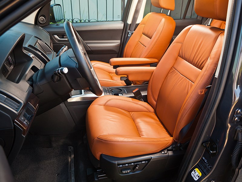 Land Rover Freelander 2 2013 передние кресла