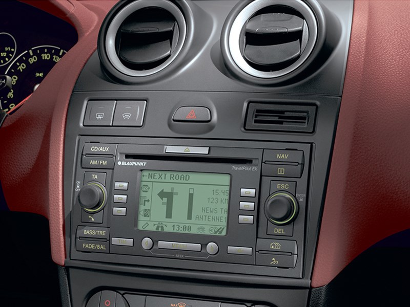 Ford Fusion 2002 мультимедийная система