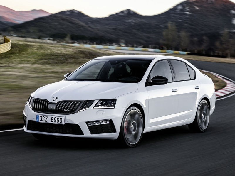 Skoda рассекретила обновленную версию Octavia RS