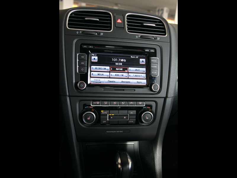 Volkswagen Golf R 2009 мультимедийная система