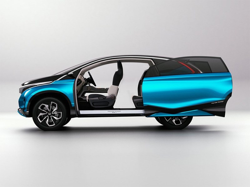 Honda Vision XS-1 2014 вид сбоку с открытыми дверями