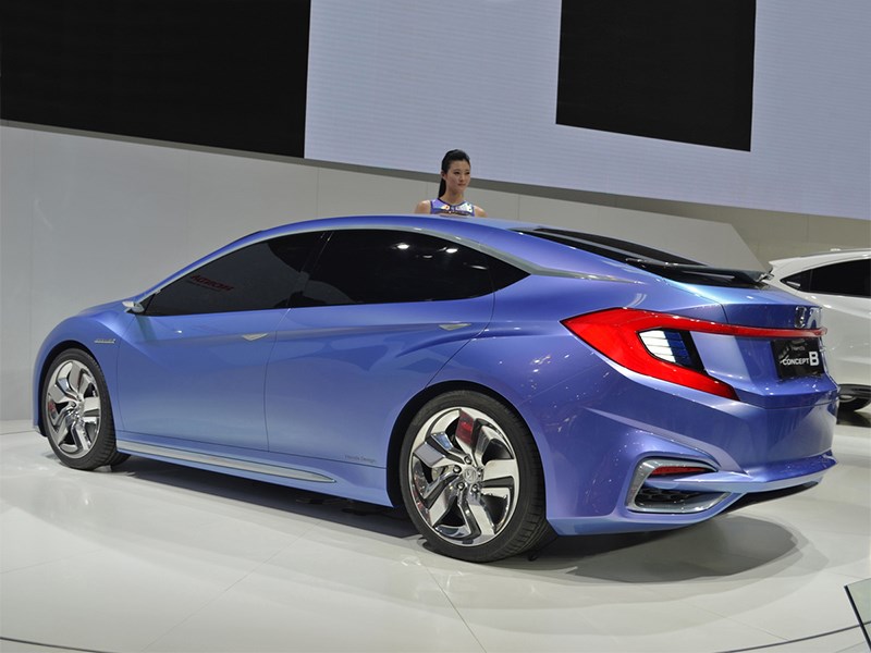 Honda B Concept 2014 вид сбоку сзади