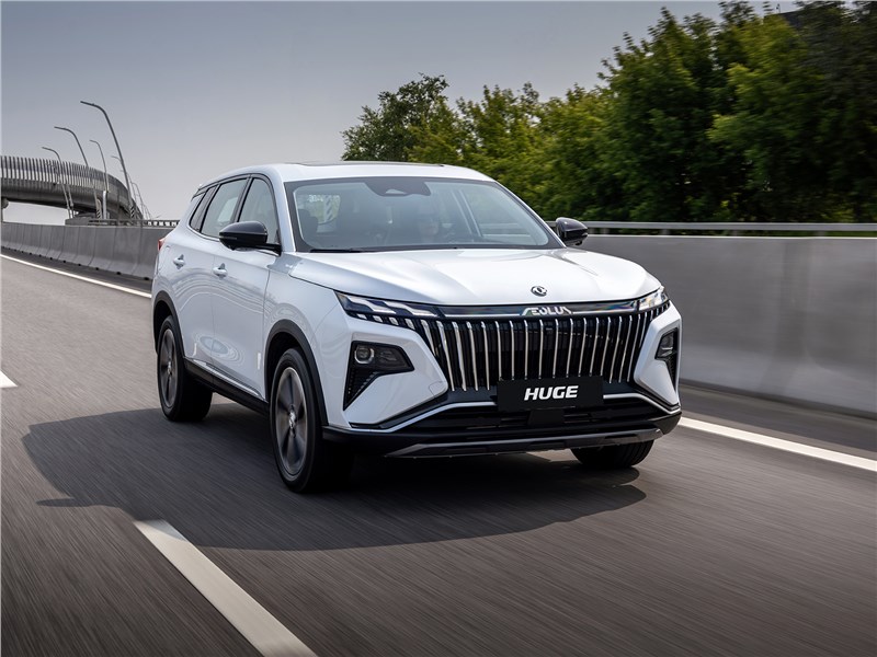 Dongfeng Huge (2025) вид спереди