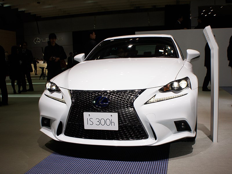 Lexus IS 2013 вид спереди