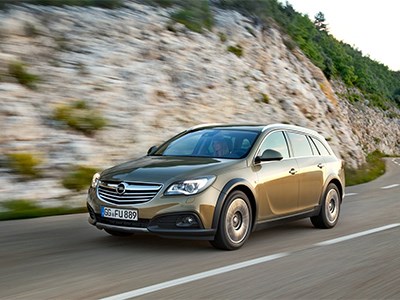 Opel Insignia Country Tourer 2014 вид спереди