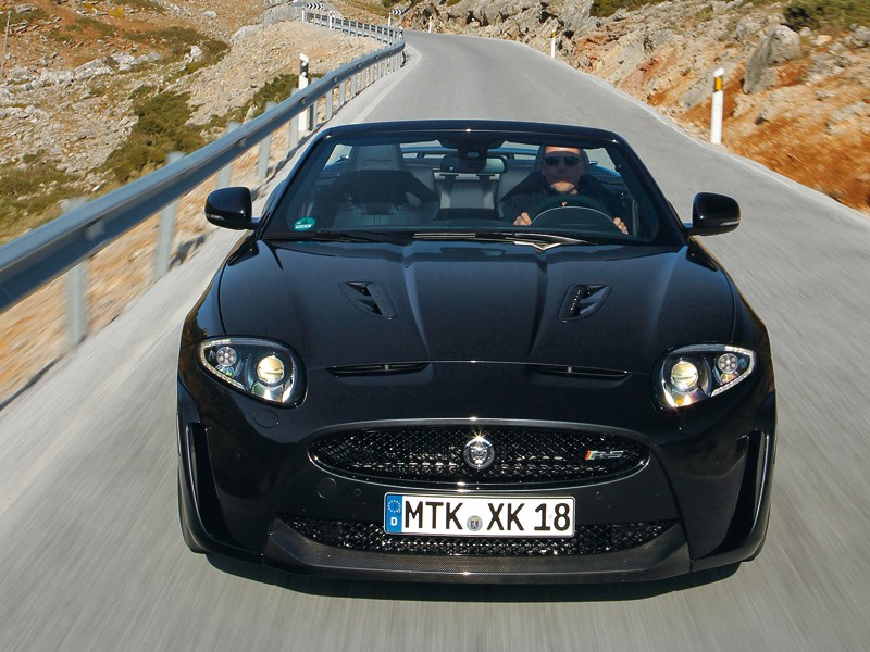 Jaguar XKR-S вид спереди