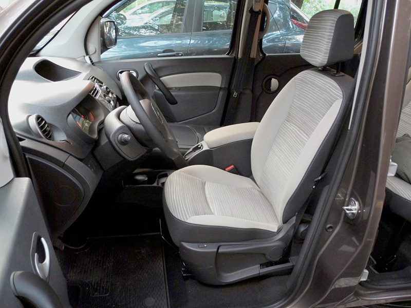 Renault Kangoo 2012 водительское кресло