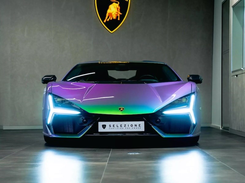 В Нидерландах продают этот Lamborghini Revuelto с уникальным цветом кузова