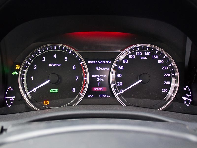 Lexus GS450h 2012 приборная панель