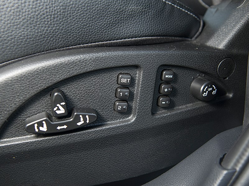 Luxgen 7 SUV 2012 кнопки в двери