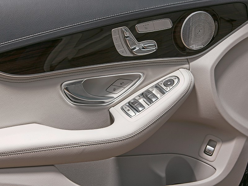 Mercedes-Benz С 250 2014 кнопки управления на двери