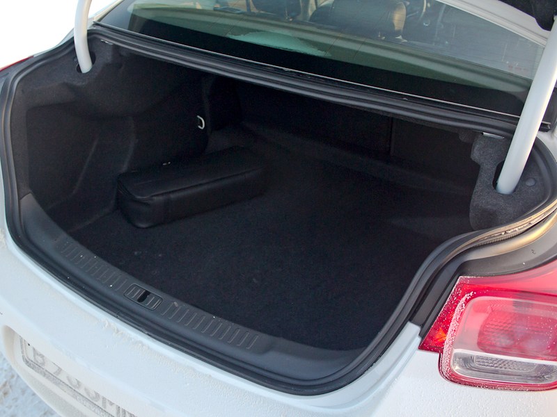 Chevrolet Malibu 2013 багажное отделение