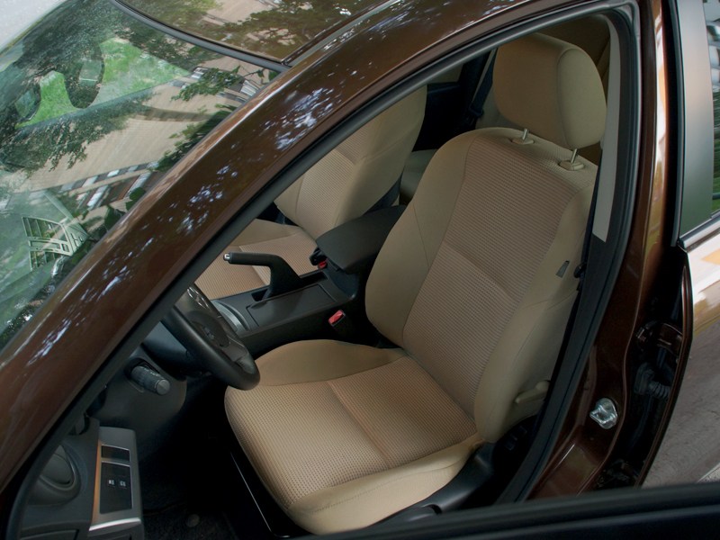 Mazda 3 2011 водительское сиденье