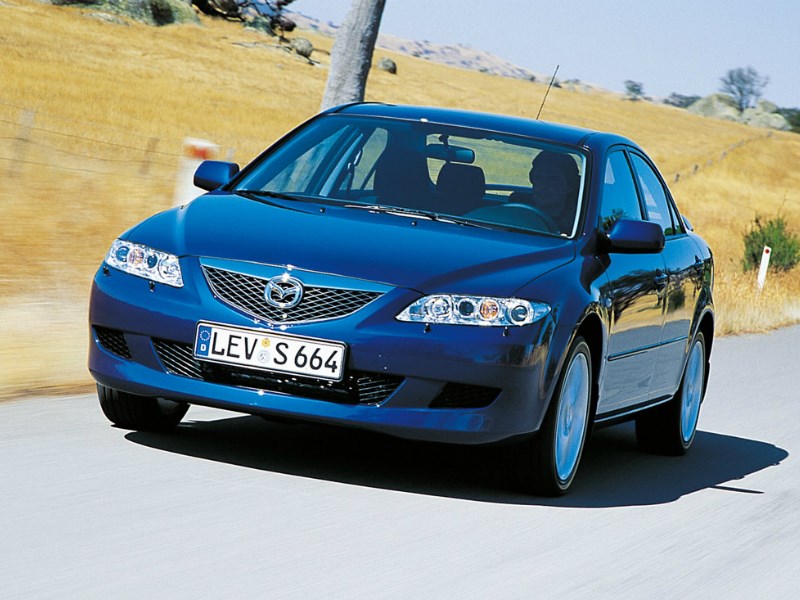Mazda отзовет девять «шестерок» в России