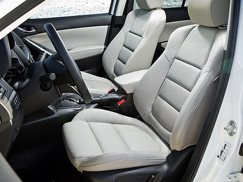Mazda CX-5 2013 передние кресла
