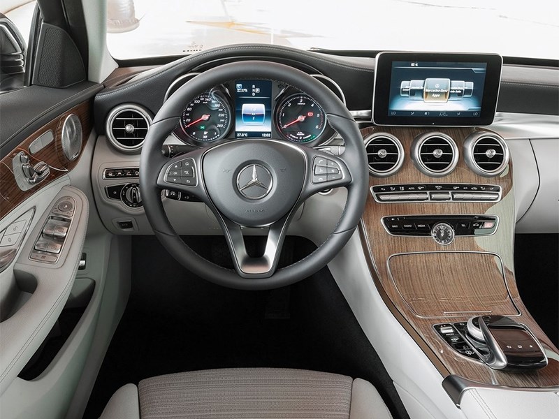 Mercedes-Benz C-Klasse 2014 водительское место