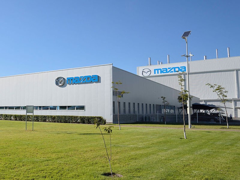 Mazda будет собирать двигатели в России