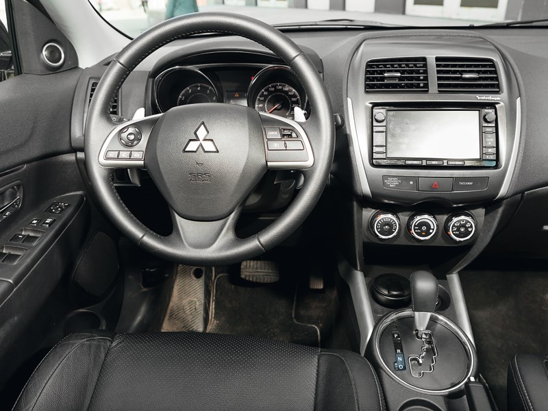 Mitsubishi ASX 2013 водительское место