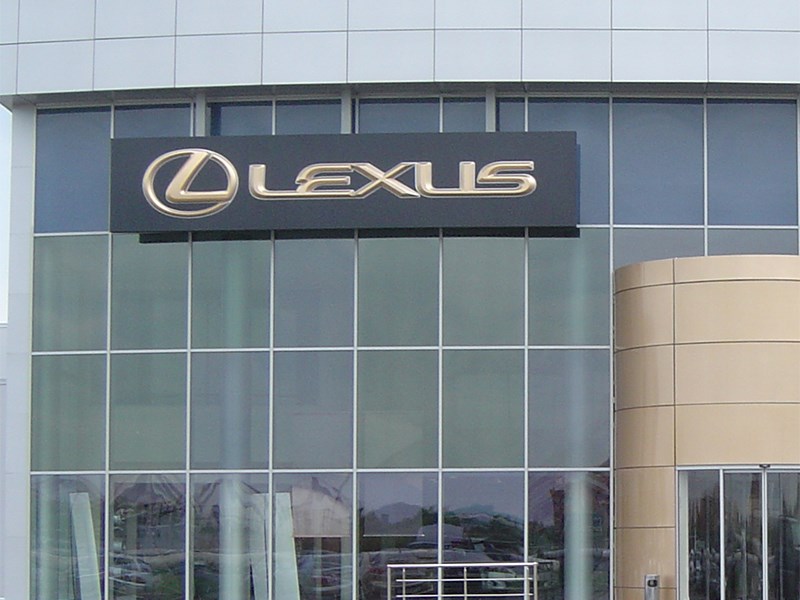 Россияне стали покупать больше автомобилей марки Lexus
