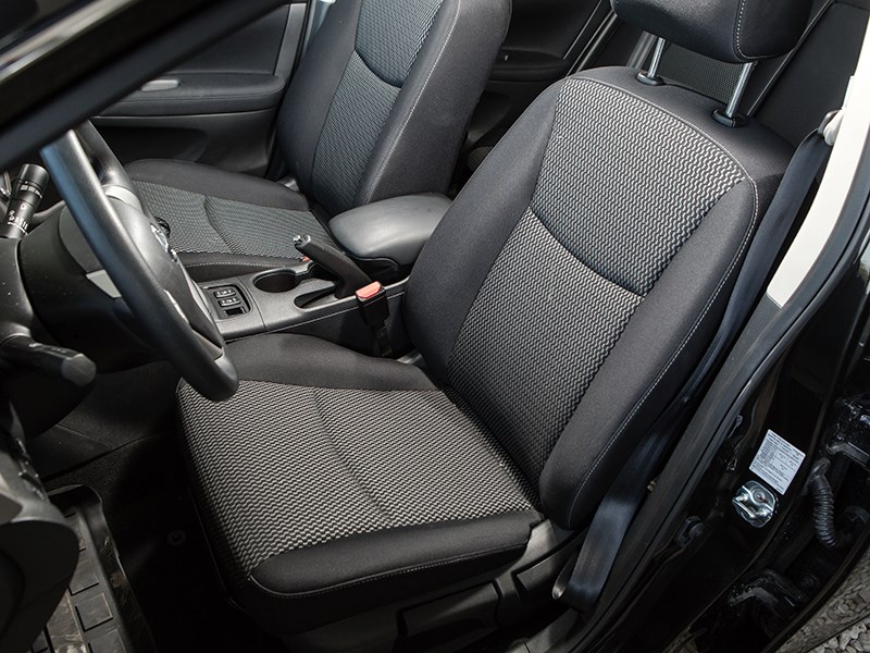 Nissan Sentra 2013 передние кресла