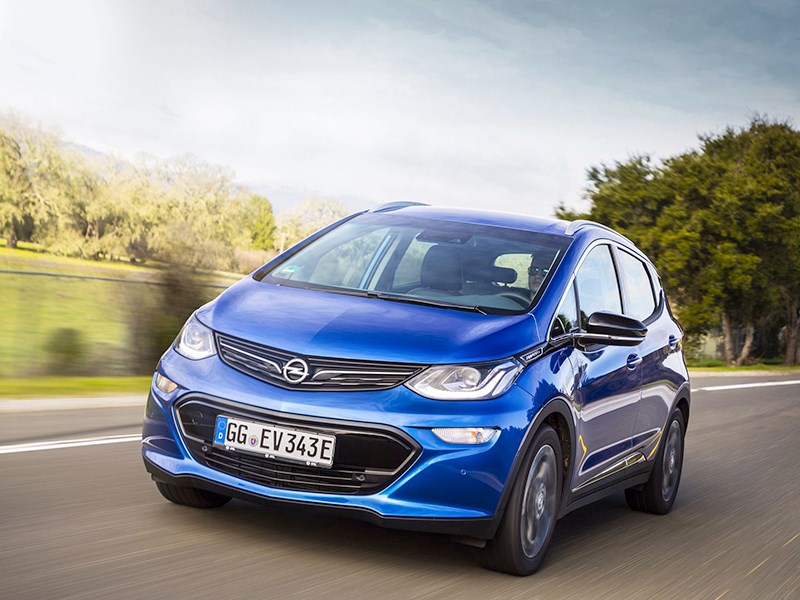 Opel попросил дилеров не принимать заказы на Ampera-e