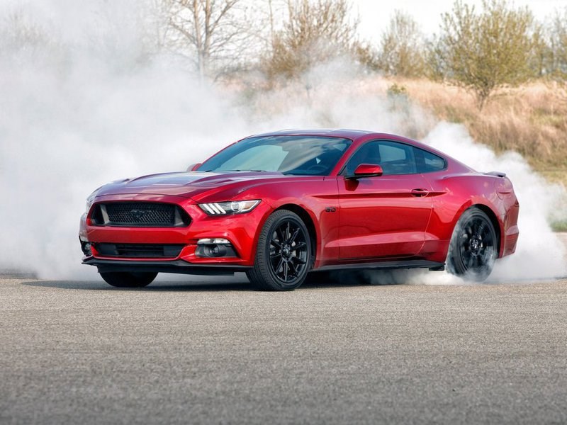 Ford приостановил серийное производство спорткара Mustang