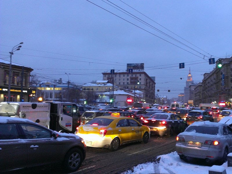 Эксперты сравнили регионы России между собой по количеству автовладельцев