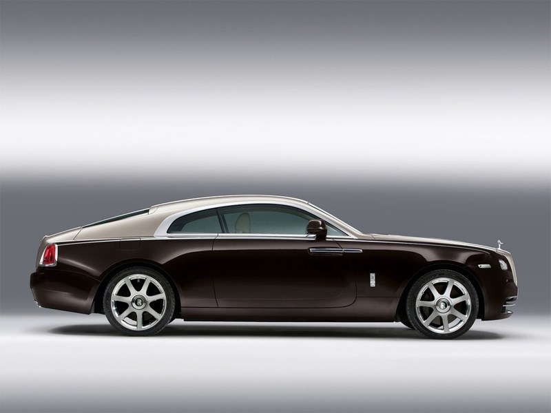 Rolls-Royce Wraith 2013 вид сбоку