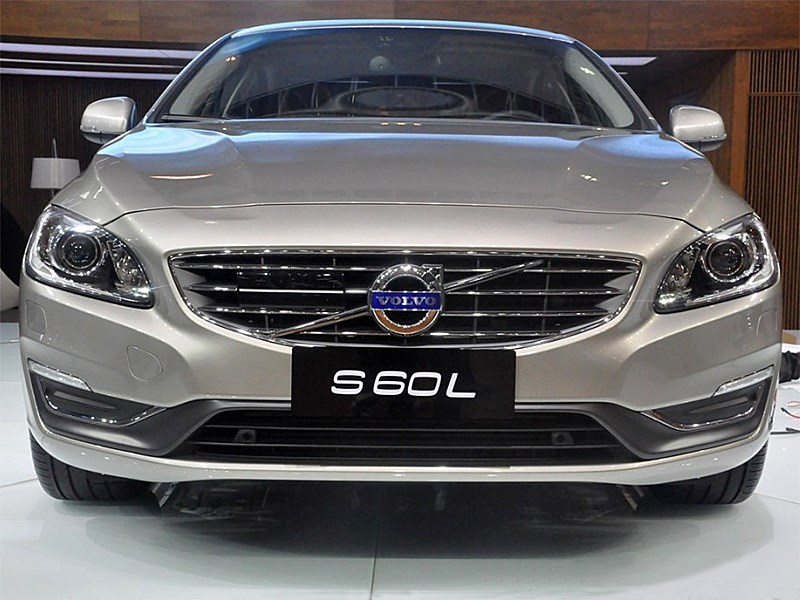 Volvo S60 L 2014 вид спереди 2