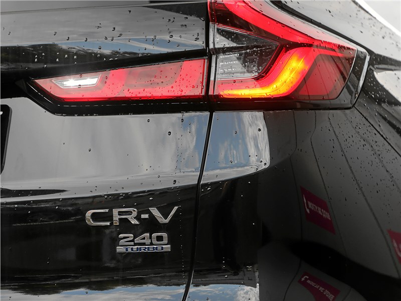 Honda CR-V (2022) задний фонарь