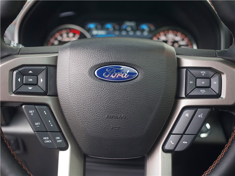 Ford F-150 2016 руль
