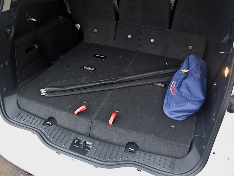 Ford S-Max 2011 багажное отделение
