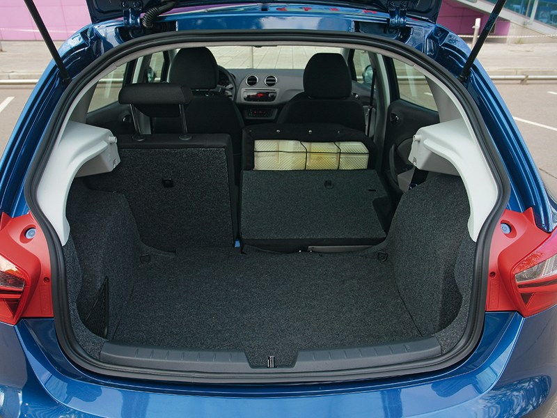 Seat Ibiza 2013 багажное отделение