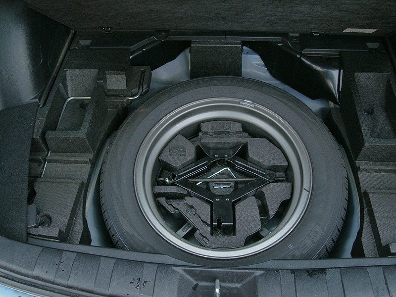 Subaru Forester S-edition 2011 запасное колесо