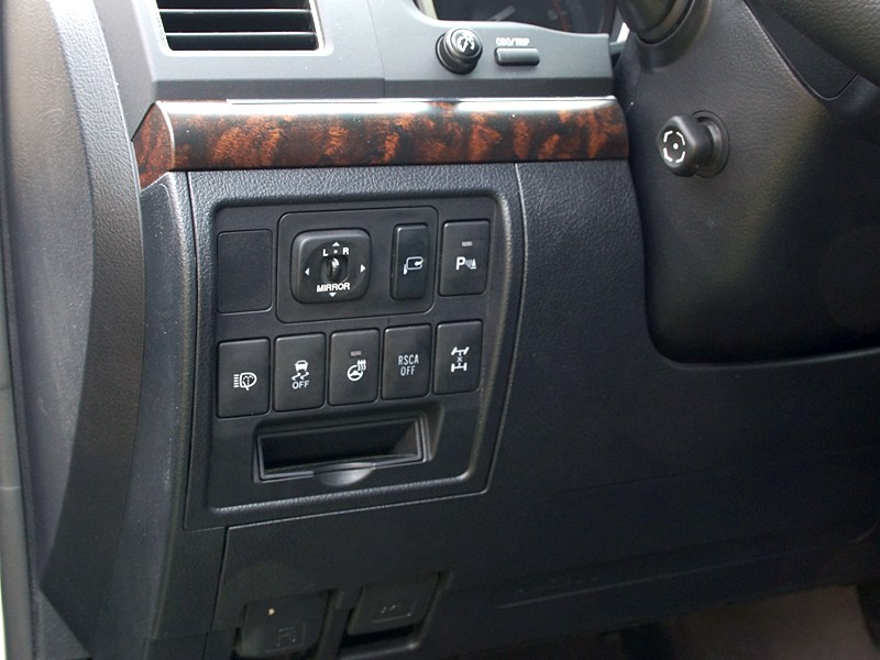 Toyota Land Cruiser 200 2012 кнопки управления