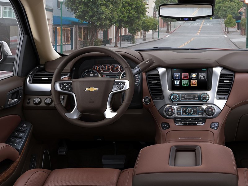 Chevrolet Tahoe 2014 водительское место
