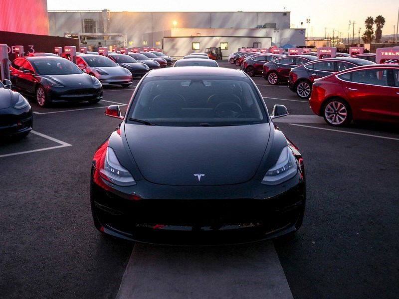 Tesla Model 3 получит полноприводную версию